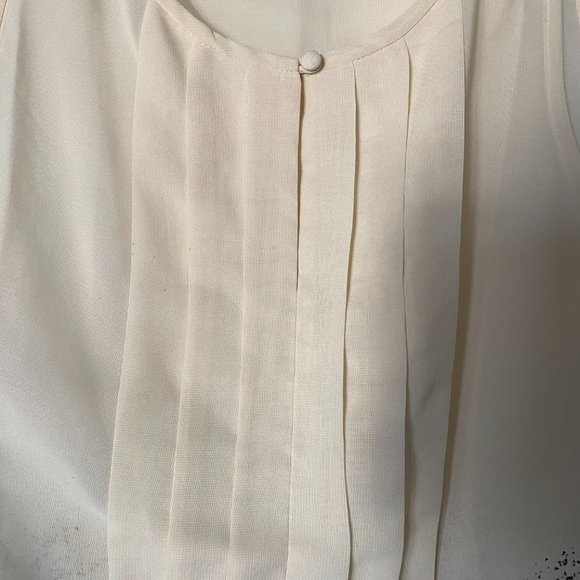 Banana Republic Pleated Shirt - Picture 3 of 4
